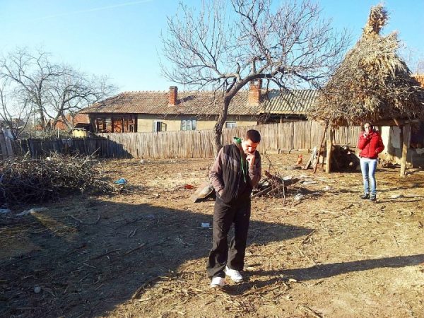 cheap romanian village house 08