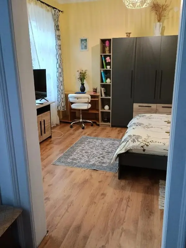 Central decent cozy apartment