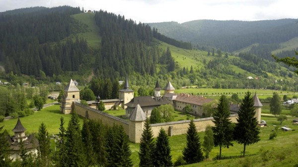 putna monastery overview