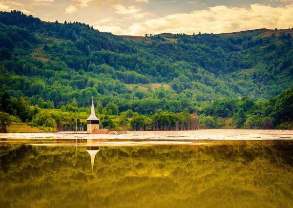 Submerged village / Flickr