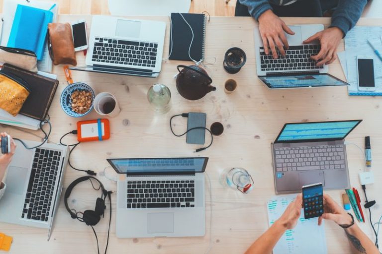 What Is the Minimum and Average Salary in Romania in 2025?