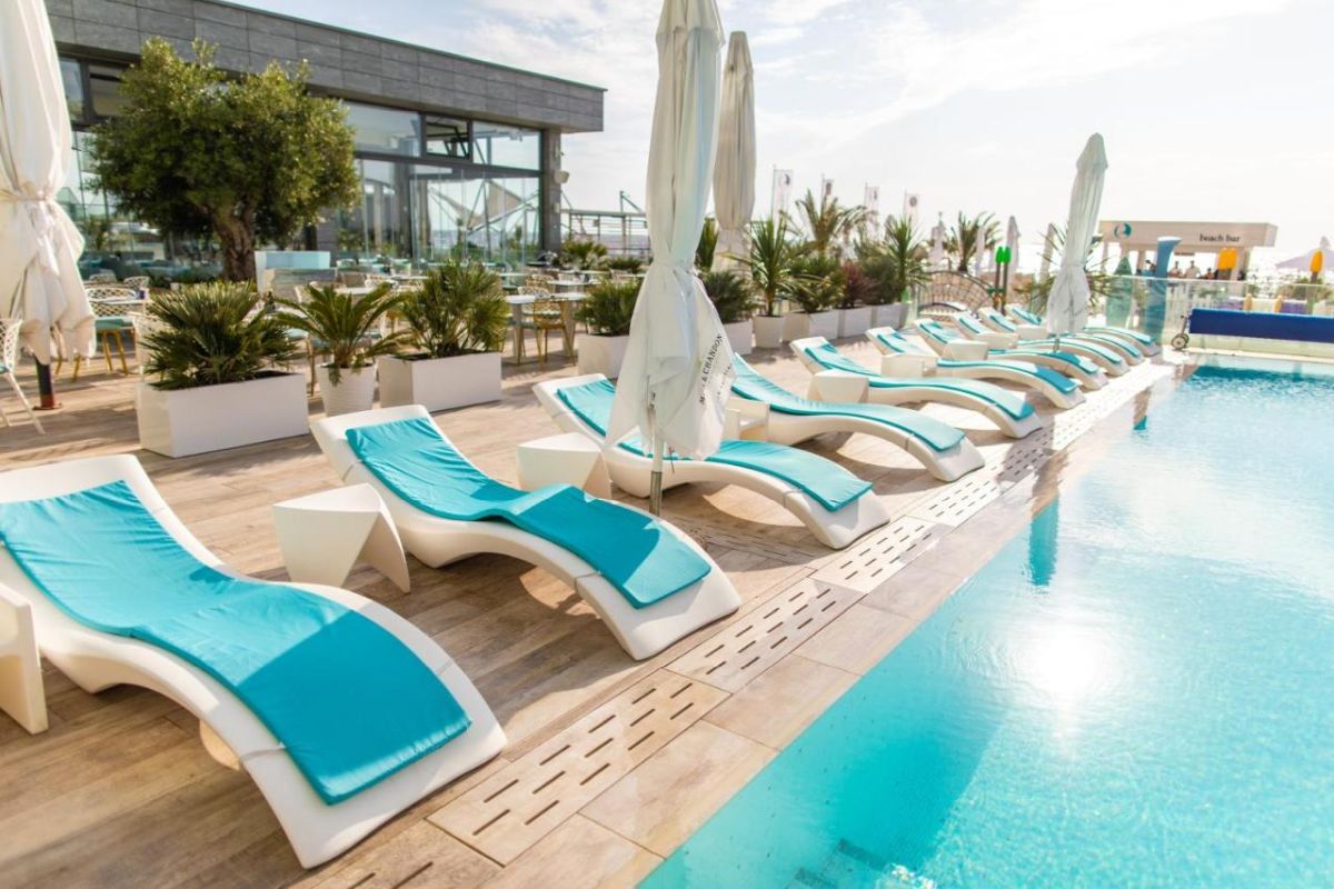 hotel opera mamaia top recommendation