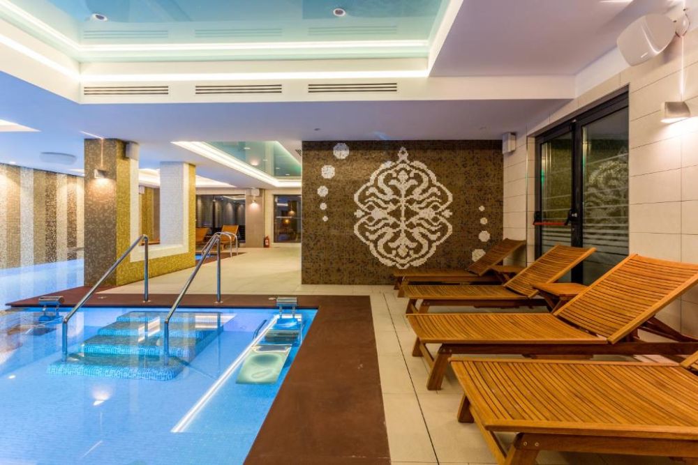 hotel splendid indoor pool