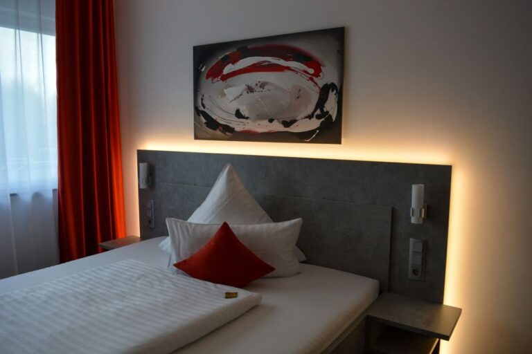 accommodation expenses for Romania