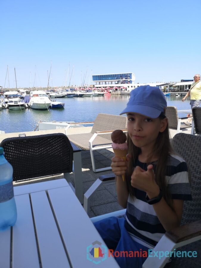 Tomis Marina ice cream