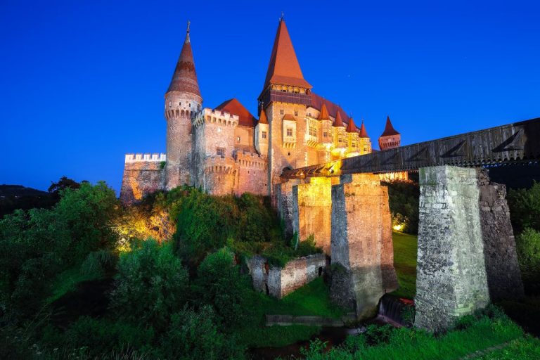 corvin castle bridge