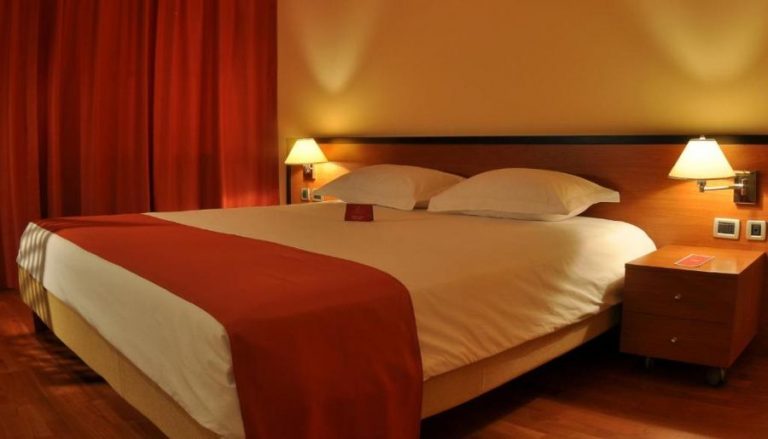 hotel continental room