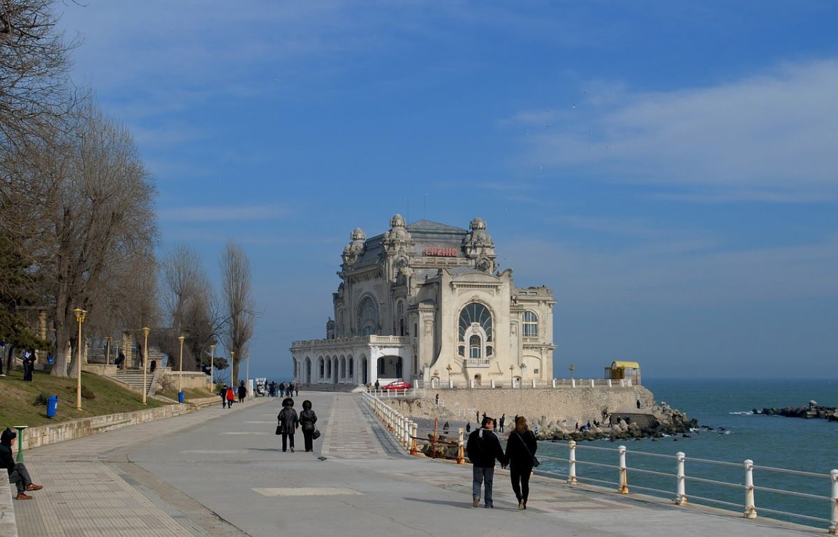 living in constanta pros cons