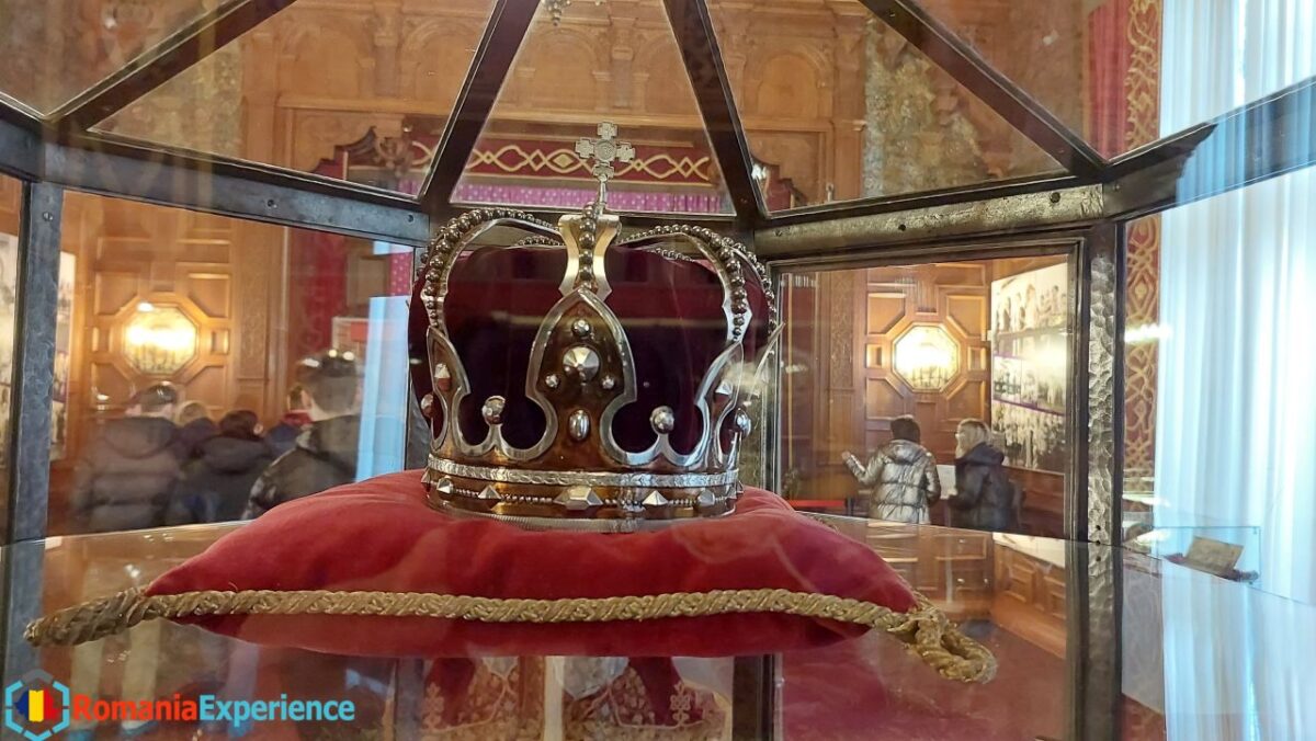 the royal crown in Peles castle