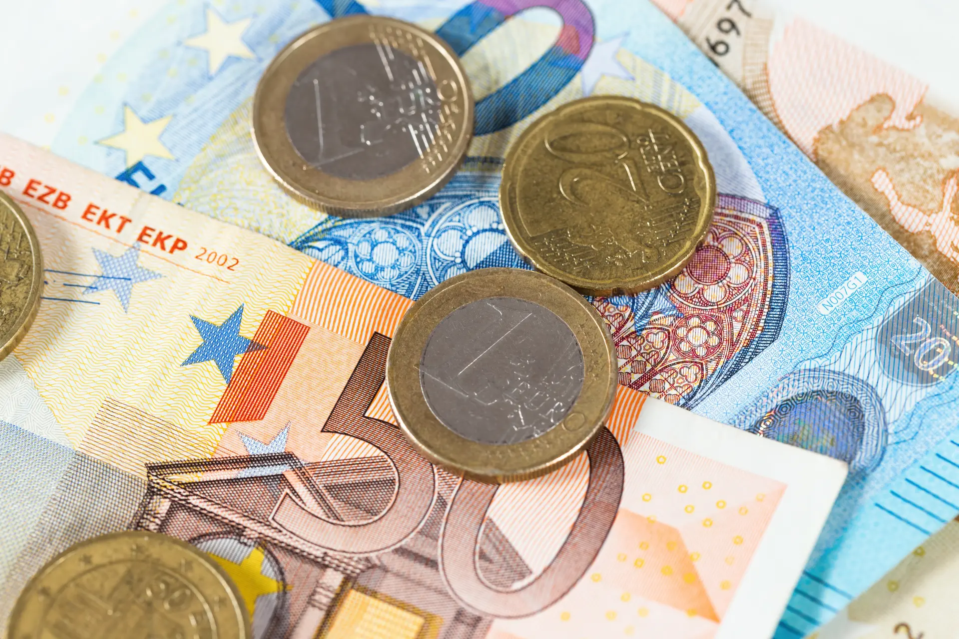 euro bills