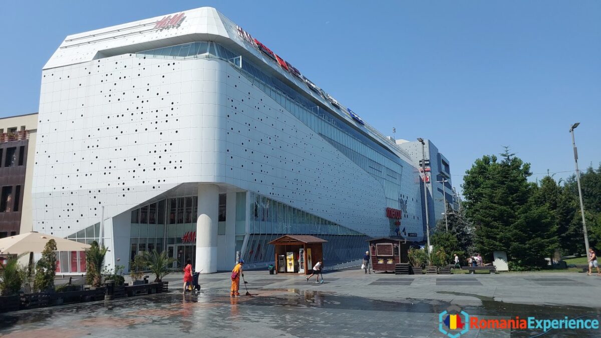 Mercur Shopping Center in Craiova