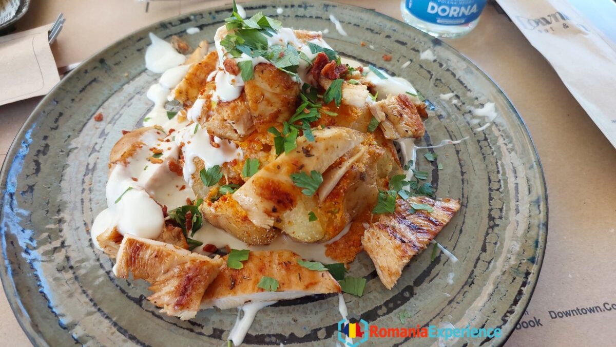 Tasty chicken with gorgonzola dish at Downtown - Contemporary Bar & Food